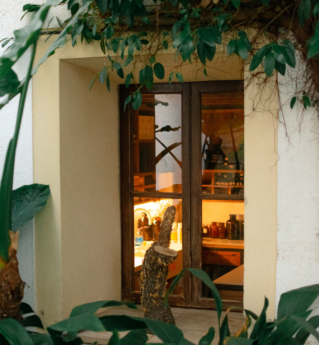 Discover the Atelier Experience: Crafting Bespoke Fragrances at Viti Vinci in Palma de Mallorca