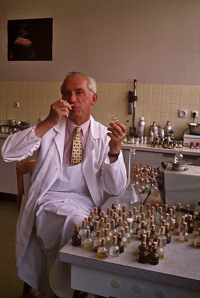 What Does "Niche Perfume" Really Mean?